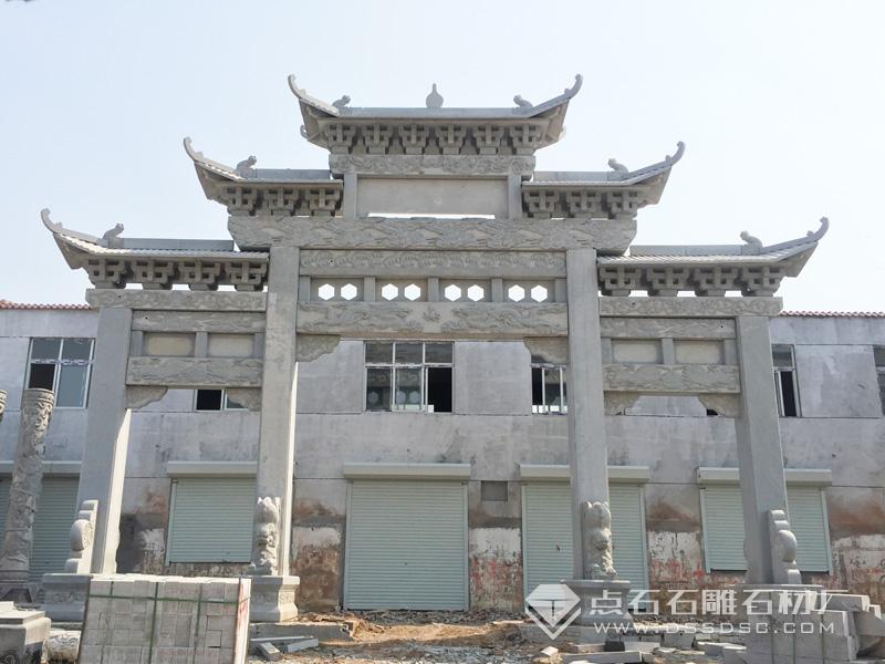 三门五楼青石石牌坊